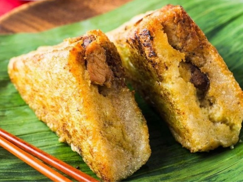 Bánh chưng chiên giòn lên trong ngon mắt