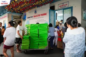 Kim Hằng Trao Quà Tặng Cho Các Bé Tại Bệnh Viện Nhi Đồng 1 Ngày 01.06 1 Đội ngũ Kim Hằng trao tặng quà cho các bé đang điều trị tại Bệnh viện Nhi Đồng 1 vào ngày 1/6/2026.